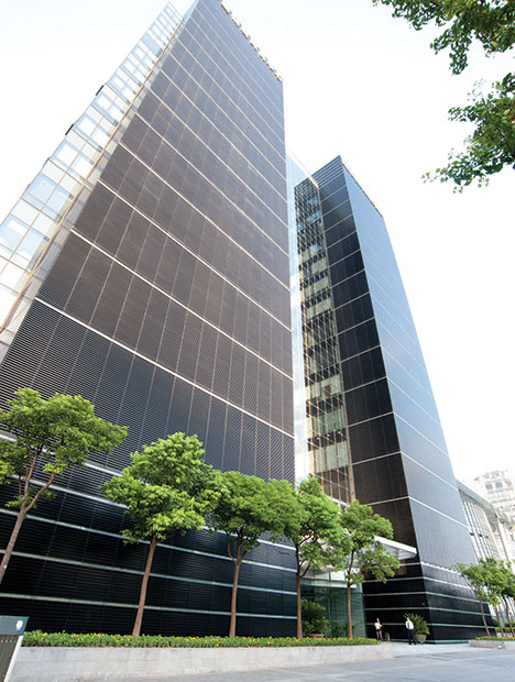 The China Diamond Exchange Center is where all diamonds, rough and cut, enter China. Photo by Eric Welch, © GIA