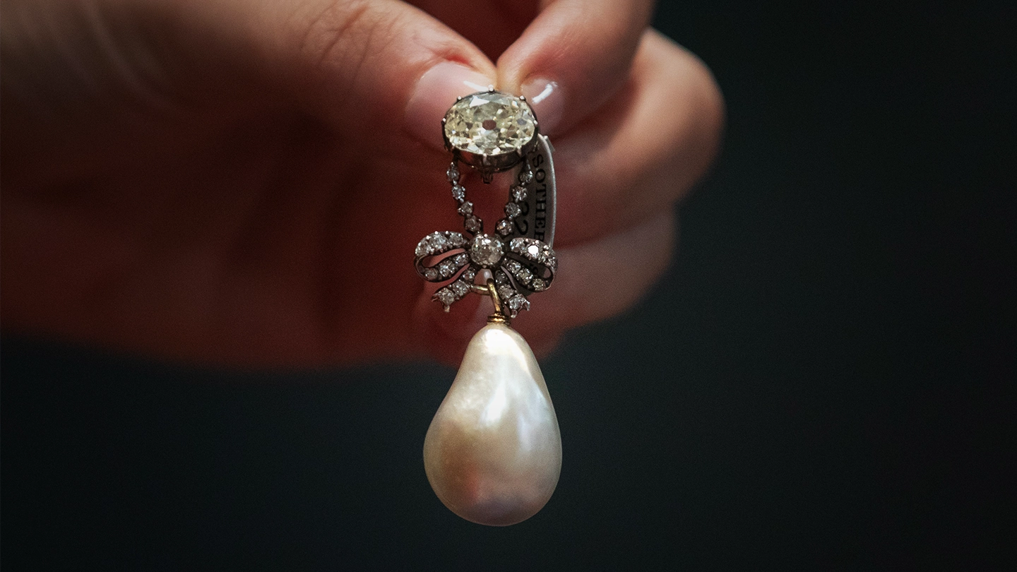 Natural teardrop pearl and diamond pendant once owned by Marie Antoinette