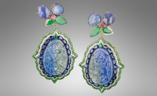 Large, fine-color tanzanites