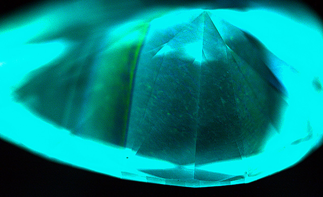 DiamondView Image Showing Growth Structure Without Visible Cloud Features DiamondView Image Showing Growth Structure Without Visible Cloud Features