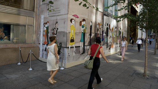 Find yourself on Fifth Avenue – one of the world’s most glamorous shopping districts. Find yourself on Fifth Avenue – one of the world’s most glamorous shopping districts.