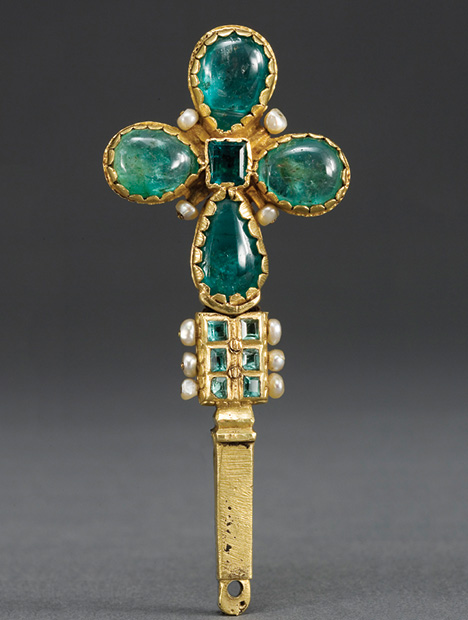 Tiara from Colombia or Ecuador ca. 1690 Tiara from Colombia or Ecuador ca. 1690