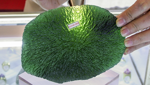 Moldavite fake Moldavite fake
