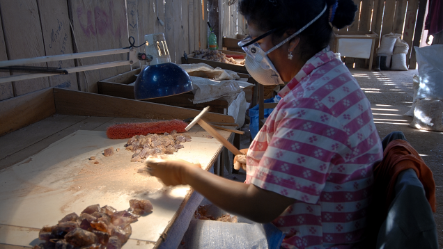 Combing and Sorting Quartz at Anahi Mine