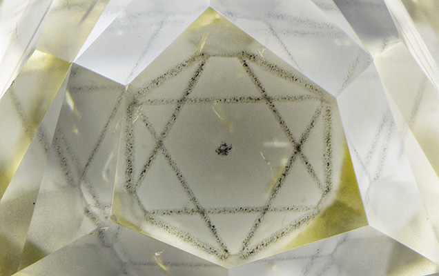 Cloud inclusion resembling a six-pointed star. Cloud inclusion resembling a six-pointed star.