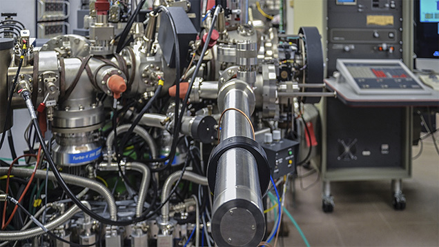 The Carnegie Institution’s Ion Microprobe The Carnegie Institution’s Ion Microprobe