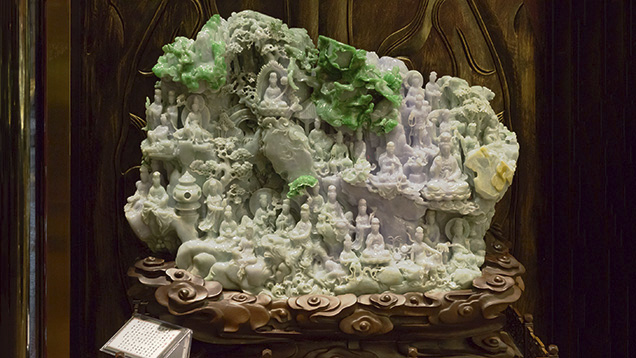 Jadeite Shan Zi large-scale carving Jadeite Shan Zi large-scale carving