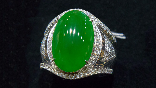 Jadeite cabochon ring Jadeite cabochon ring