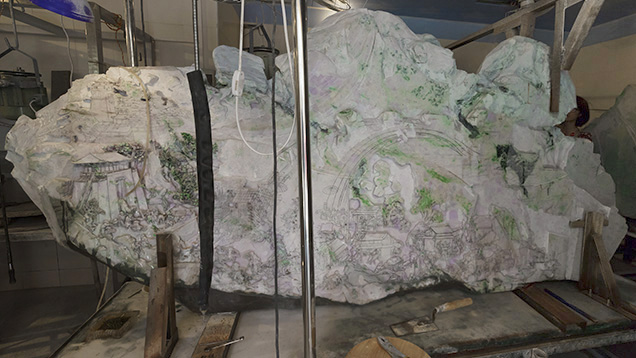 Large Shan Zi jadeite carving in initial phase Large Shan Zi jadeite carving in initial phase