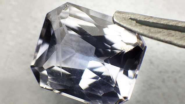Sapphire with color shift