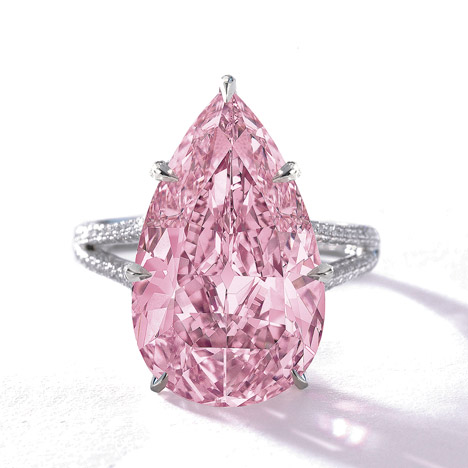 8.41 ct pear-shaped Fancy Vivid purple-pink diamond
