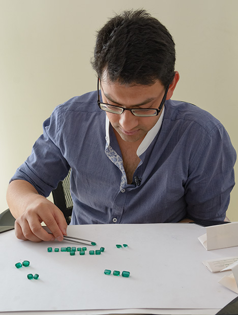 Sorting faceted emeralds Sorting faceted emeralds