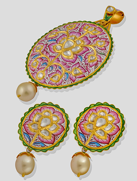 Pendant and earrings Pendant and earrings