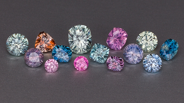 あらゆる色のファセットカットされたサファイア. Rock Creek sapphires before and after heating