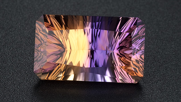 A Spectacular Bicolor Gem A Spectacular Bicolor Gem