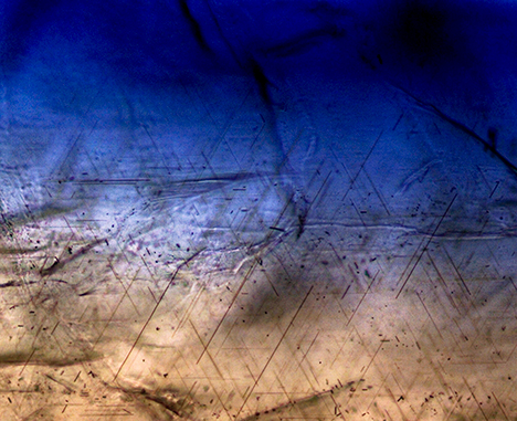FA16-Buravleva-fig13_208191-468x381.jpg. Oriented rutile needles in sapphire from Sutara, Russia