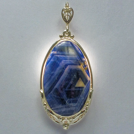 Silver pendant with 65.5 ct sapphire from Sutara, Russia Silver pendant with 65.5 ct sapphire from Sutara, Russia