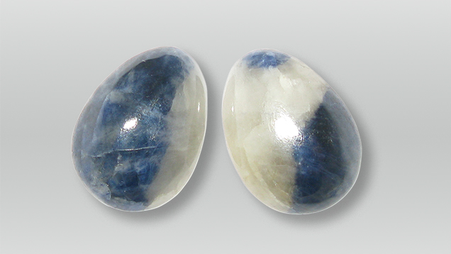 FA16-Buravleva-fig3_208201-636x358.jpg. Sapphire cabochons from Sutara, Russia