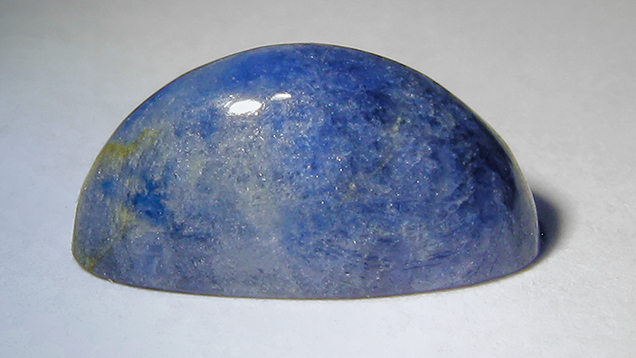 FA16-Buravleva-fig8_208217-636x358.jpg. Sapphire cabochon from Sutara, Russia