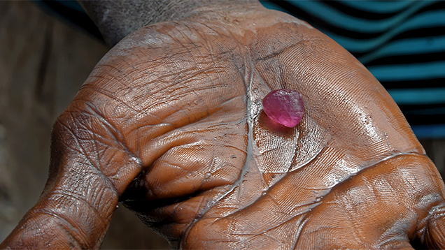 Garnet from Lutela, Tanzania Garnet from Lutela, Tanzania
