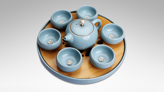 Tea set decorated with Chinese freshwater cultured pearls Tea set decorated with Chinese freshwater cultured pearls