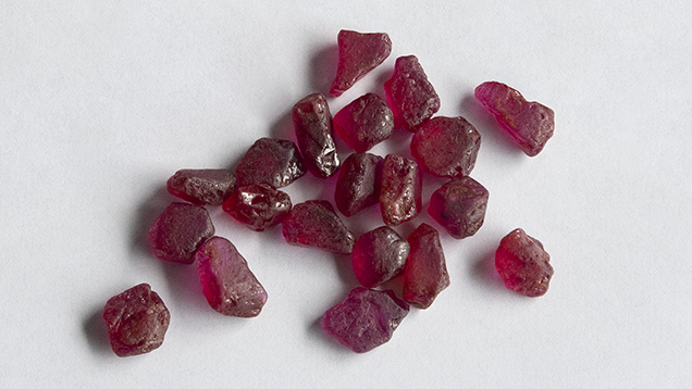Large rubies weighing more than 1 g up for auction. Large rubies weighing more than 1 g up for auction.