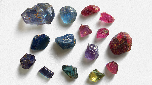 Rough sapphire from Muling, representing the five color groups in this study. Rough sapphire from Muling, representing the five color groups in this study.