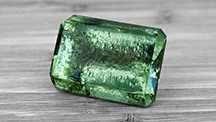 Etch Pits in Heliodor and Green Beryl from the Volyn Pegmatites, Northwest Ukraine: A Diagnostic Feature Etch Pits in Heliodor and Green Beryl from the Volyn Pegmatites, Northwest Ukraine: A Diagnostic Feature