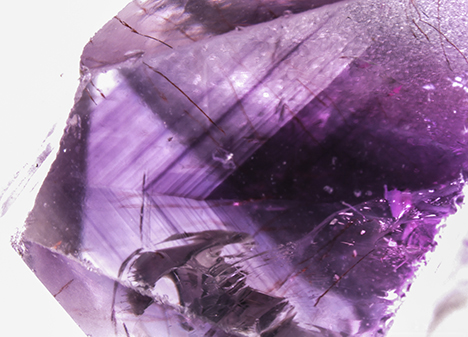 Color zoning in amethyst Color zoning in amethyst