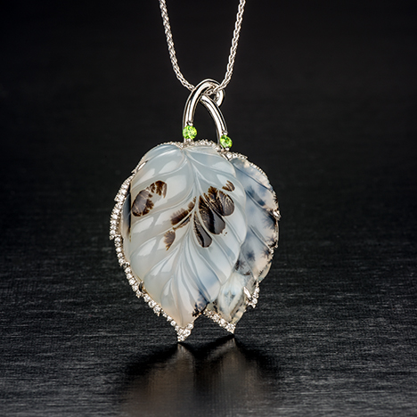 Agate and leaf pendant Agate and leaf pendant