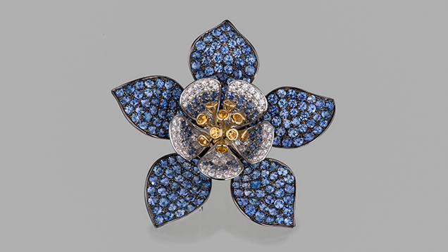 Paula Crevoshay’s “Yogo Columbine” sapphire pendant Paula Crevoshay’s “Yogo Columbine” sapphire pendant