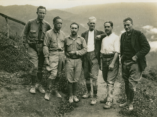 Peter Rainier and other miners at Chivor Peter Rainier and other miners at Chivor