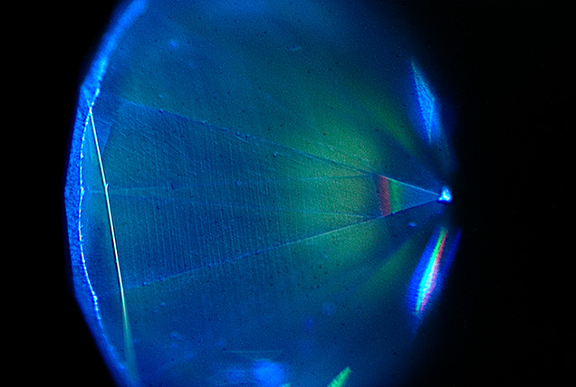 All three irradiated CVD synthetics displayed very weak fluorescence in the DiamondView. All three irradiated CVD synthetics displayed very weak fluorescence in the DiamondView.
