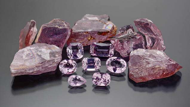 Purplish pink diaspore reportedly from Afghanistan. Purplish pink diaspore reportedly from Afghanistan.