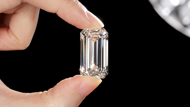 Figure 1. This 34.59 ct CVD-grown diamond (24.94 × 13.95 × 9.39 mm), produced by Ethereal Green Diamond in India, is the largest GIA has tested. Photo by Johnny (Chak Wan) Leung. Figure 1. This 34.59 ct CVD-grown diamond (24.94 × 13.95 × 9.39 mm), produced by Ethereal Green Diamond in India, is the largest GIA has tested. Photo by Johnny (Chak Wan) Leung.