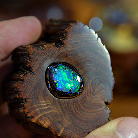 W15-Hsu-fig19_194230-468x468.jpg. Opal in an ironstone concretion