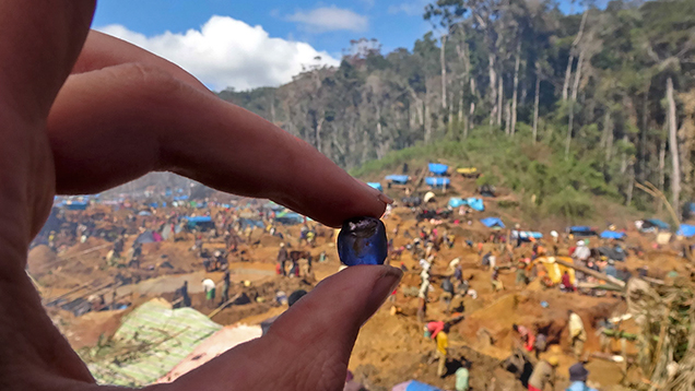Malagasy miners at the new deposit.