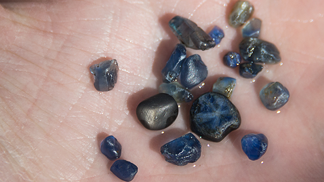 W16-GNI-Figure-5_210775-636x358-v2.jpg. Trapiche-type sapphire from Tasmania.