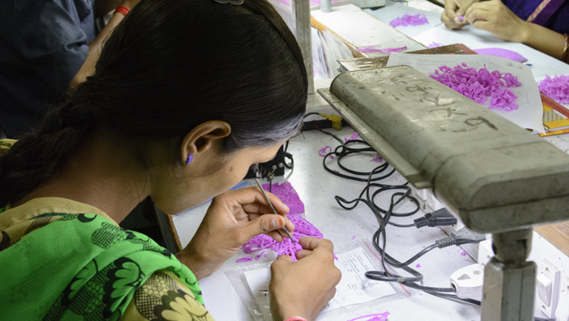 Skilled jewelry maker in Jaipur Skilled jewelry maker in Jaipur