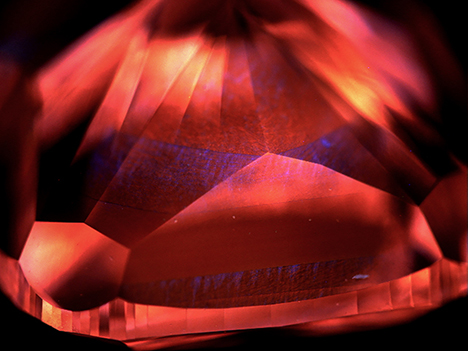 DiamondView imaging of 5.19 ct CVD synthetic diamond DiamondView imaging of 5.19 ct CVD synthetic diamond