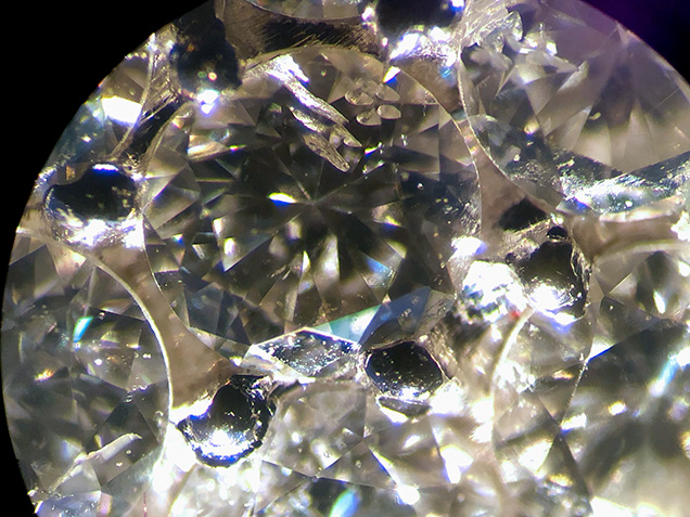 High reflection of metallic flux inclusions