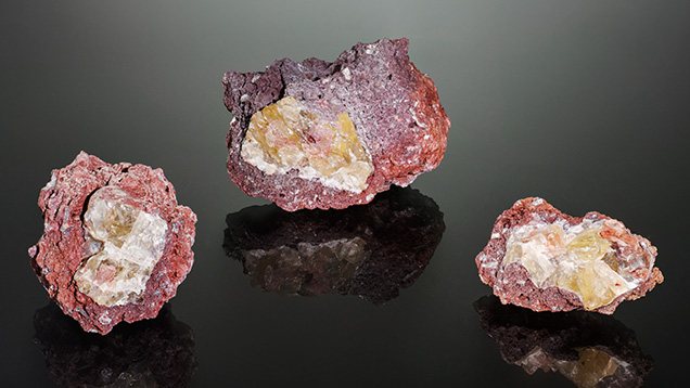 Figure 12. Labradorite feldspar crystals in pieces of weathered basalt from the Ponderosa mine in Harney County, Oregon. Photo by Adriana Gudino.