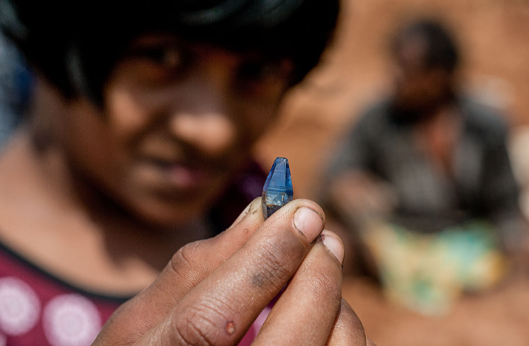 Although Sri Lanka has been a source of sapphires for thousands of years, a new deposit was discovered on February 14, 2012 near Kataragama.