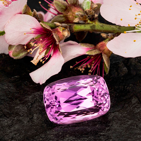 Pink-lavender kunzite from Pala, California Pink-lavender kunzite from Pala, California