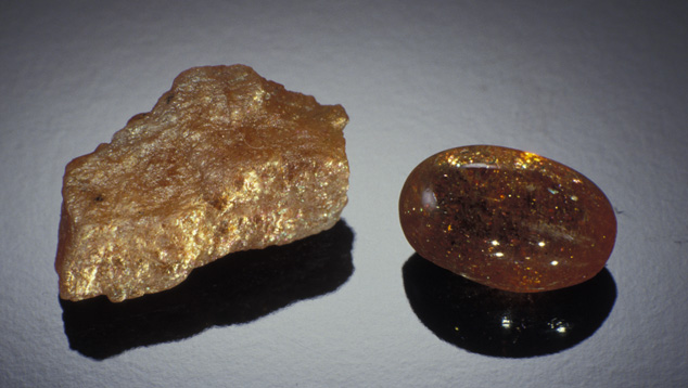 The color of these rough and fashioned sunstones is influenced by their inclusions. – Robert Weldon, courtesy Becky Booker The color of these rough and fashioned sunstones is influenced by their inclusions. – Robert Weldon, courtesy Becky Booker