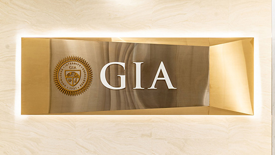 Studying at GIA means studying at the source. You’ll learn precious gemological knowledge from the creators of the 4Cs, and invaluable design skills from accomplished instructors. Studying at GIA means studying at the source. You’ll learn precious gemological knowledge from the creators of the 4Cs, and invaluable design skills from accomplished instructors.